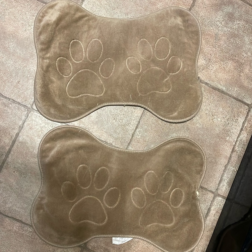 Two home shaped furkid bowl mats